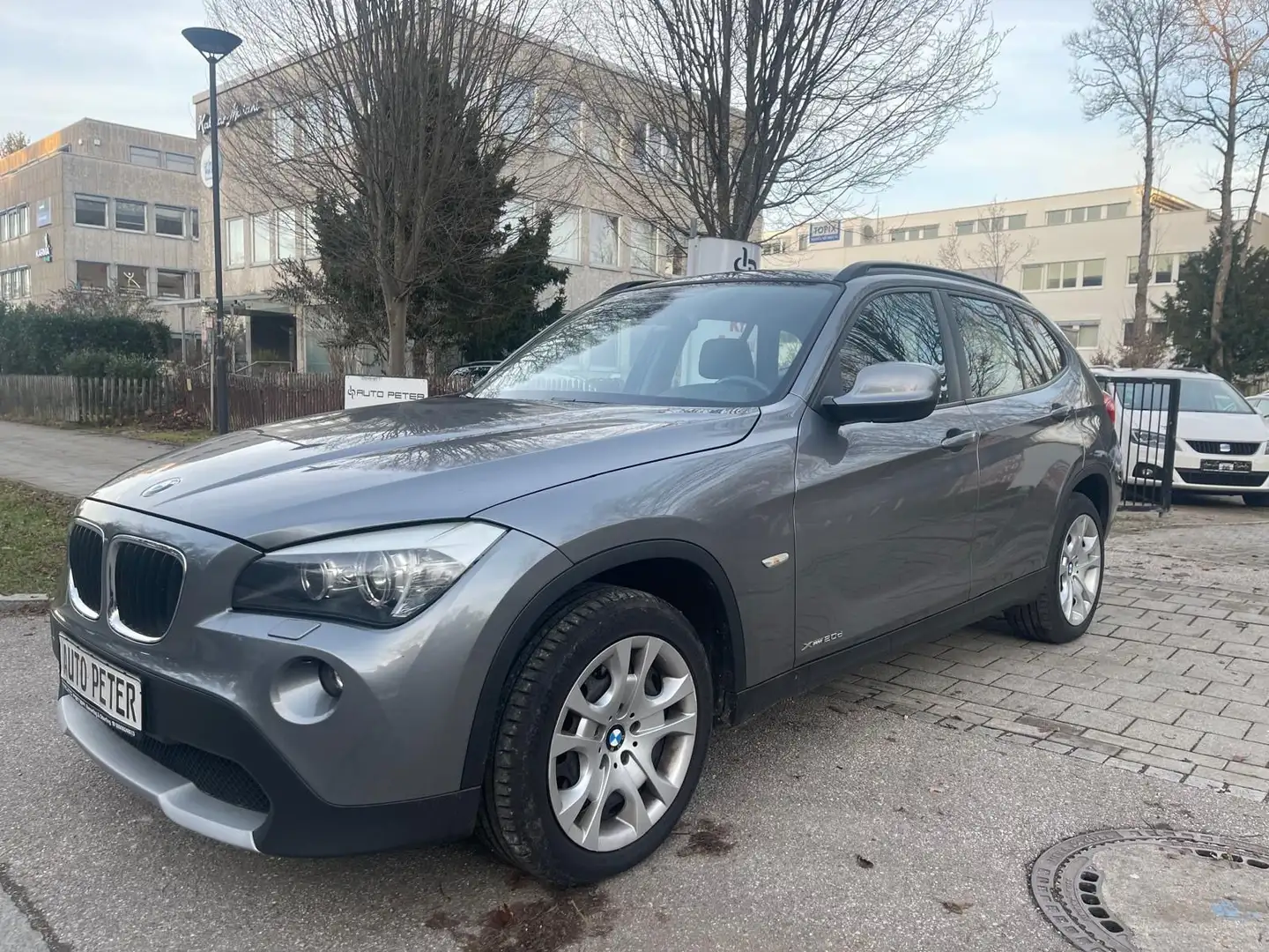 BMW X1 20 d xDrive *TÜV*PDC*AHK* Grau - 1