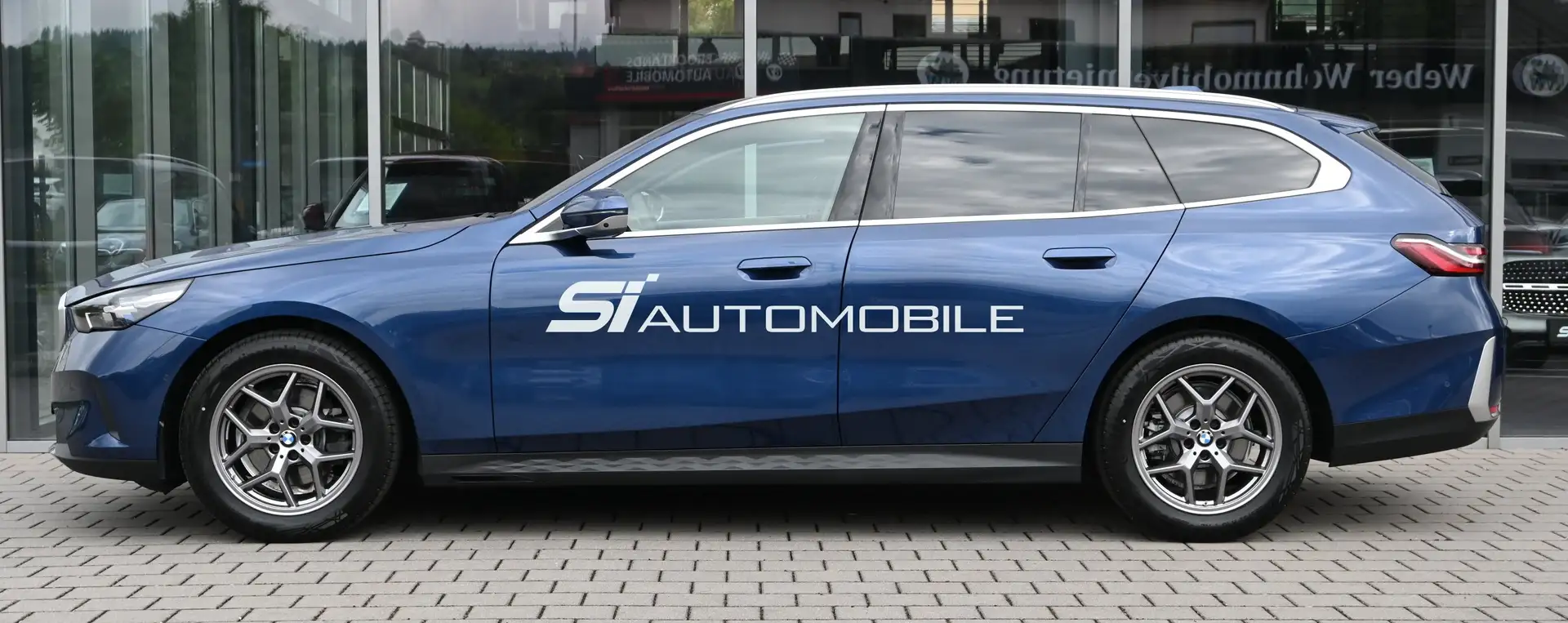 BMW 520 d xDr. Touring *ACC*AHK*B&W*STANDHEIZ*SITZBEL.* Blauw - 2