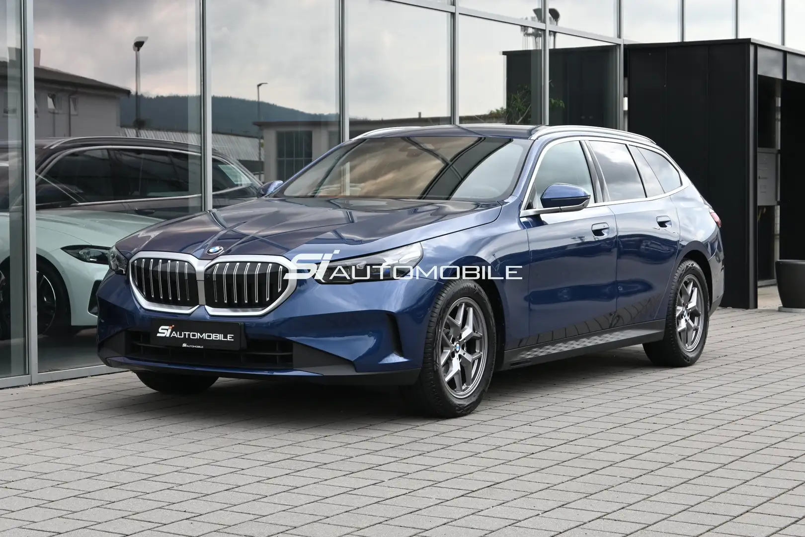 BMW 520 d xDr. Touring *ACC*AHK*B&W*STANDHEIZ*SITZBEL.* Blauw - 1