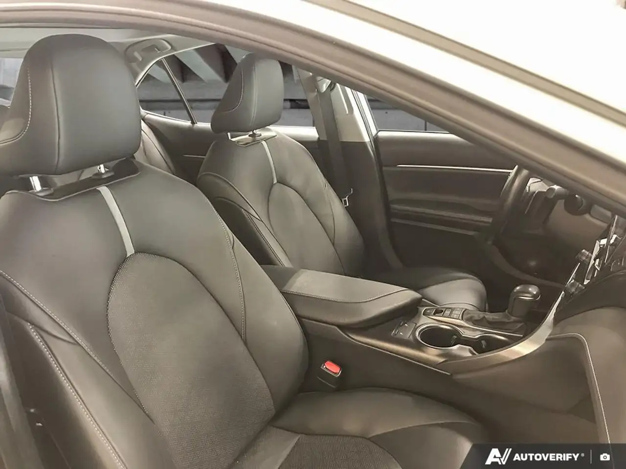 Toyota Camry снимка Toyota Camry