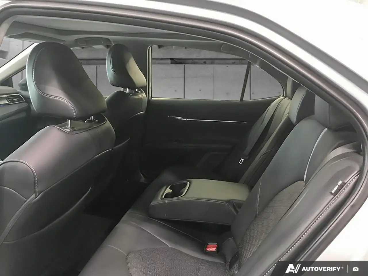 Toyota Camry снимка Toyota Camry