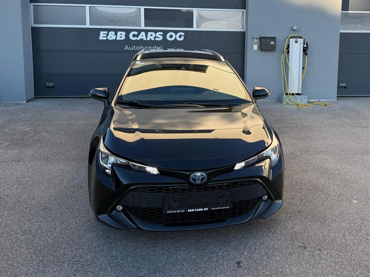 Toyota Corolla Corolla Kombi 1,8 Hybrid Active Active Schwarz - 2