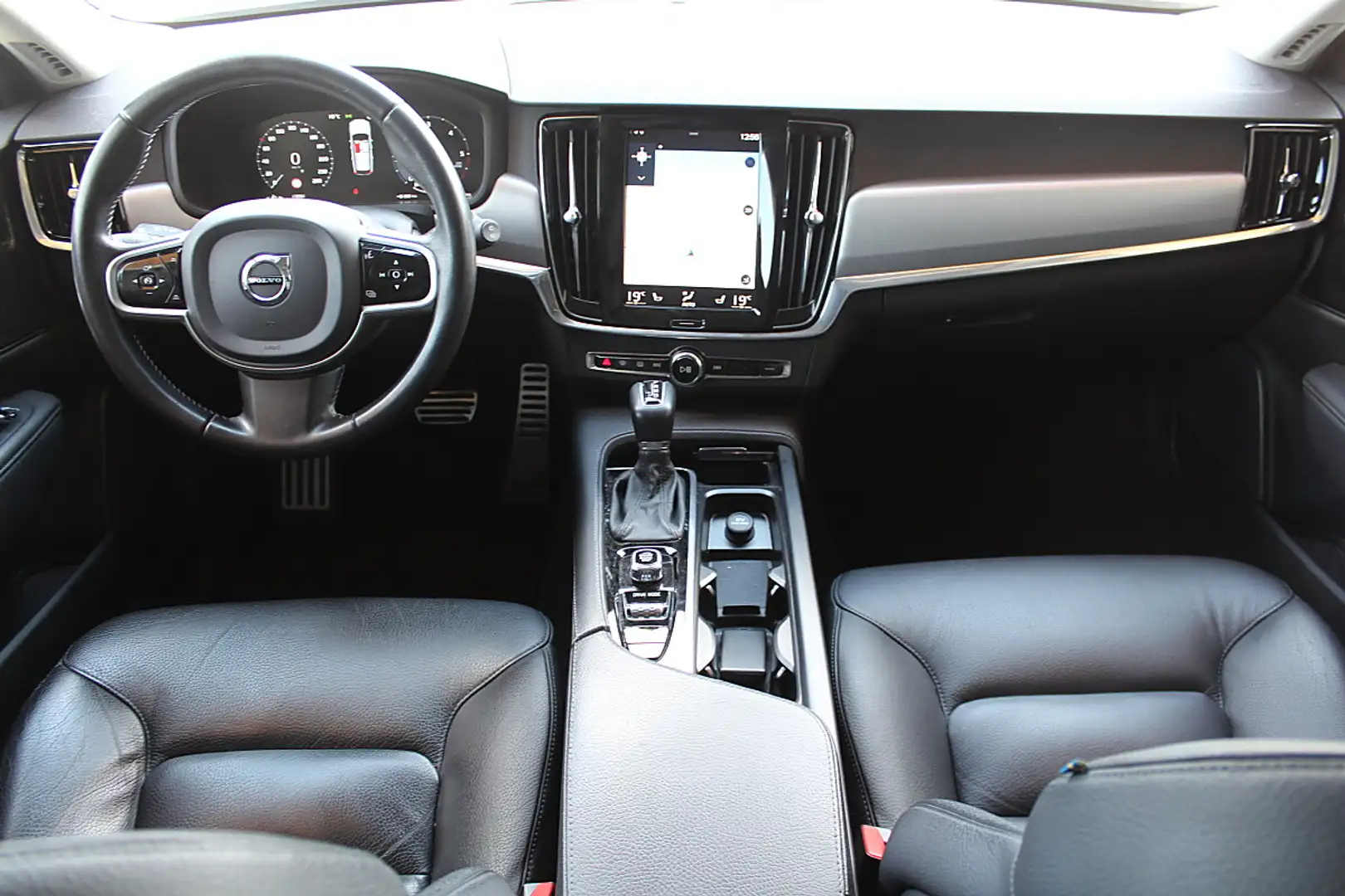 Volvo V90 D5 AWD Inscription Geartronic Silber - 2