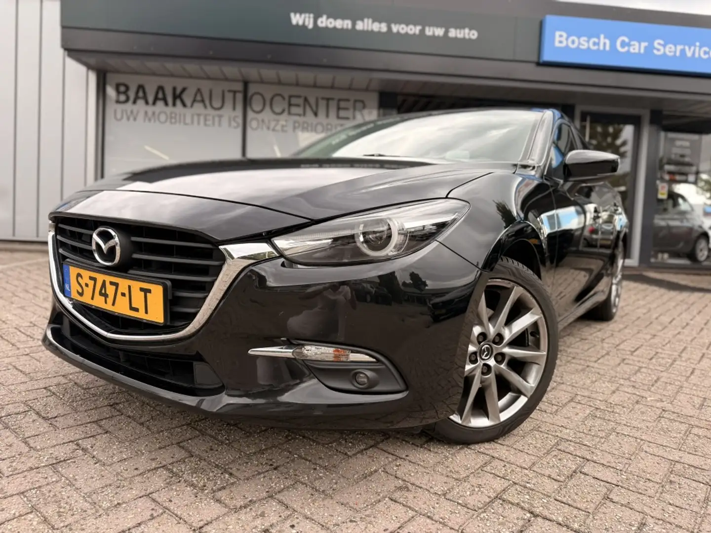 Mazda 3 2.0 S.A. 120 SkyLease + | camera | Automaat Zwart - 2
