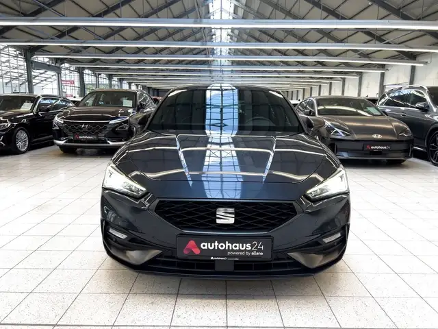 Seat Leon Leon view 2