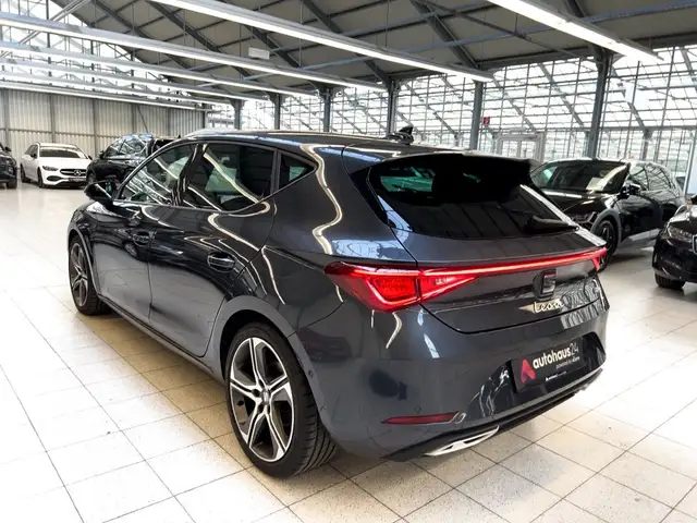 Seat Leon Leon view 4