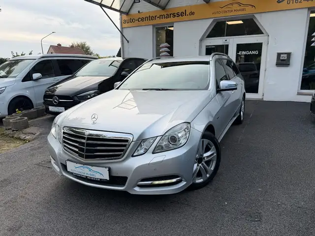 Mercedes-Benz E 300 BIXENON/ACC/TOTWINKEL/EL.SITZE/SPURHALTE