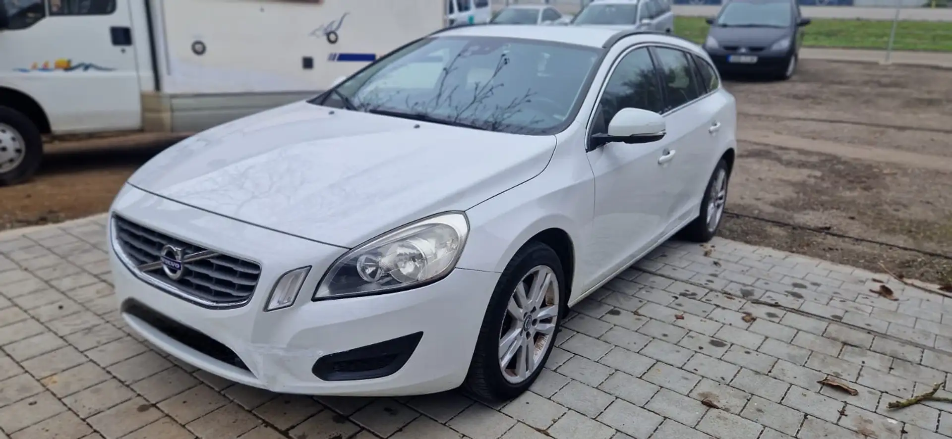 Volvo V60 D4 Weiß - 2