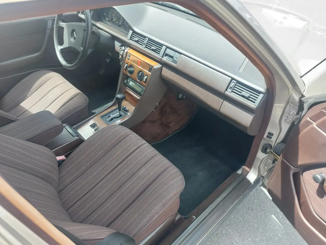 Mercedes-Benz E 260, foto 12