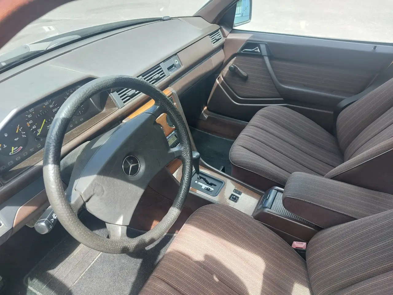 Mercedes-Benz E 260, foto 7