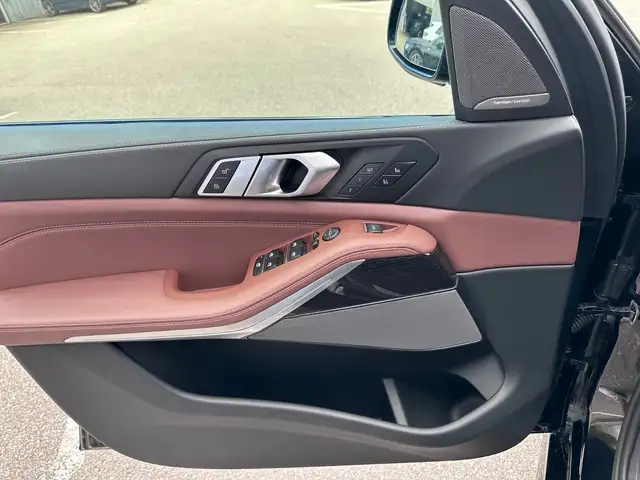 BMW X5 view 13