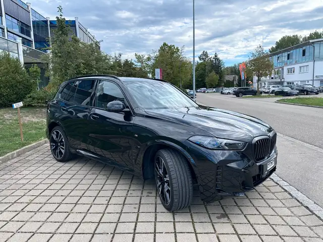 BMW X5 view 8