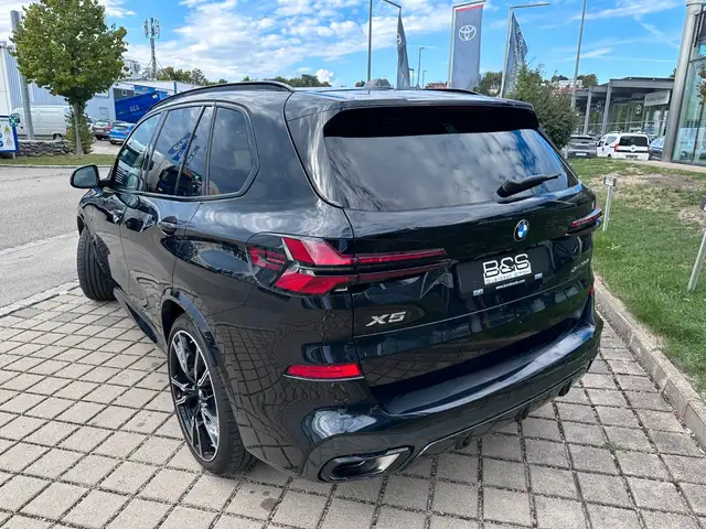 BMW X5 view 5