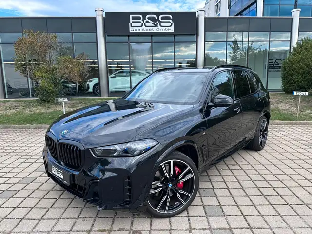 BMW X5 view 2