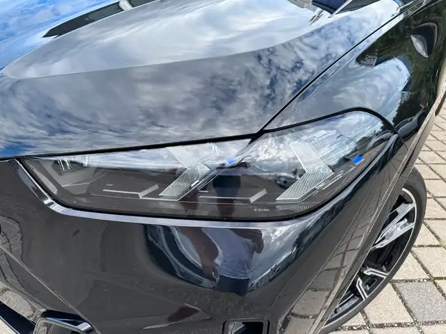 BMW X5 view 10
