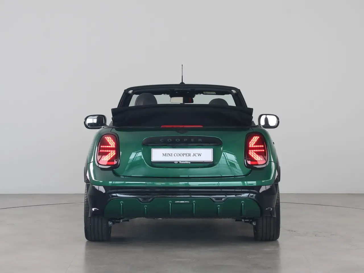 MINI Cooper C Cabrio 2026 — фото 12
