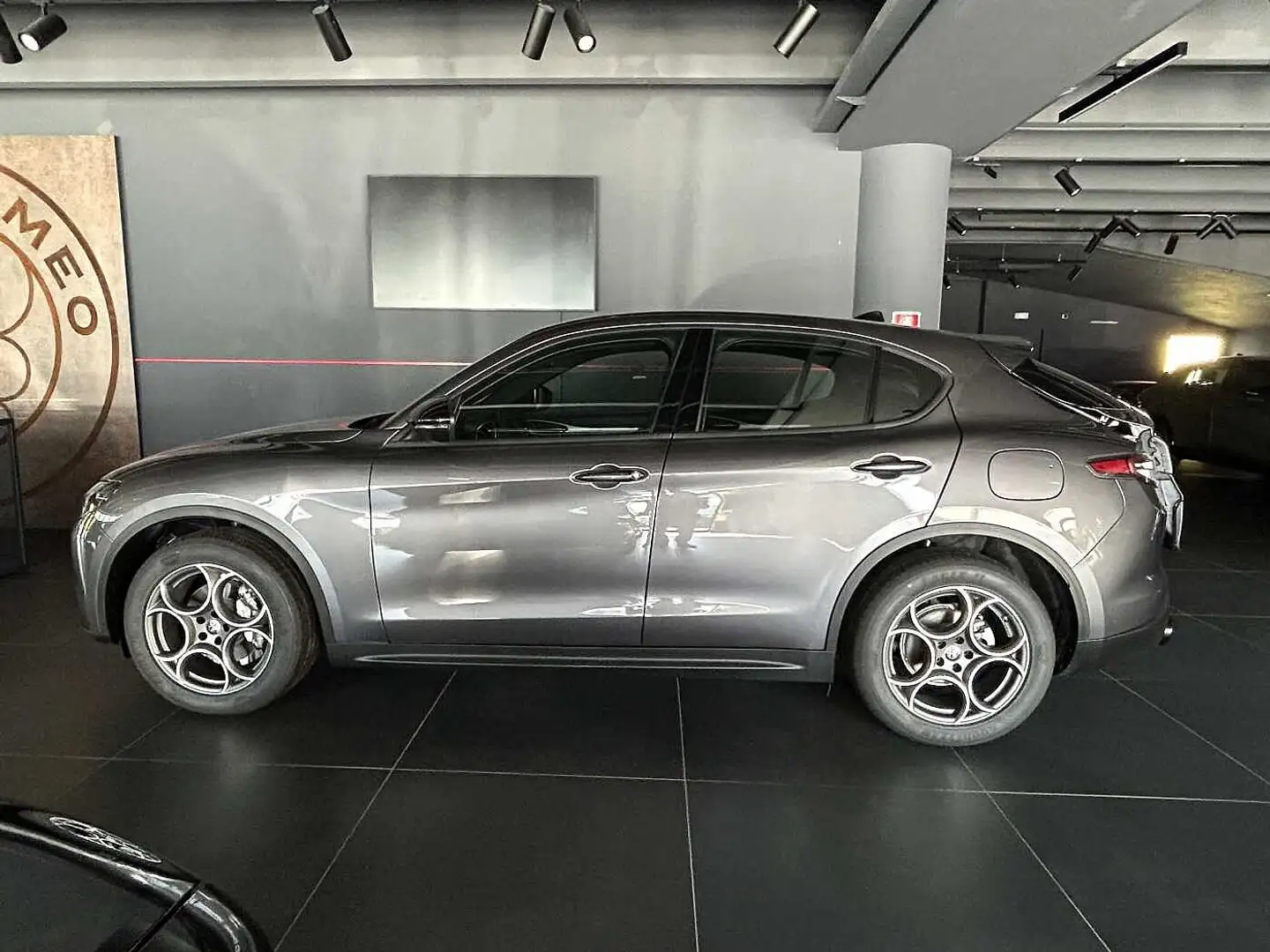 Alfa Romeo Stelvio 2.2 Turbodiesel 210 CV AT8 Q4 Sprint KM ZERO Grigio - 2