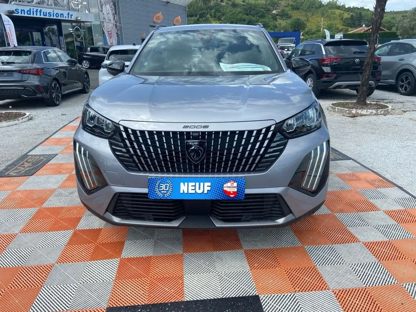 Peugeot 2008 II (2) 1.2 Hybrid 145 ALLURE PACK VISION \u0026amp Gris - 2