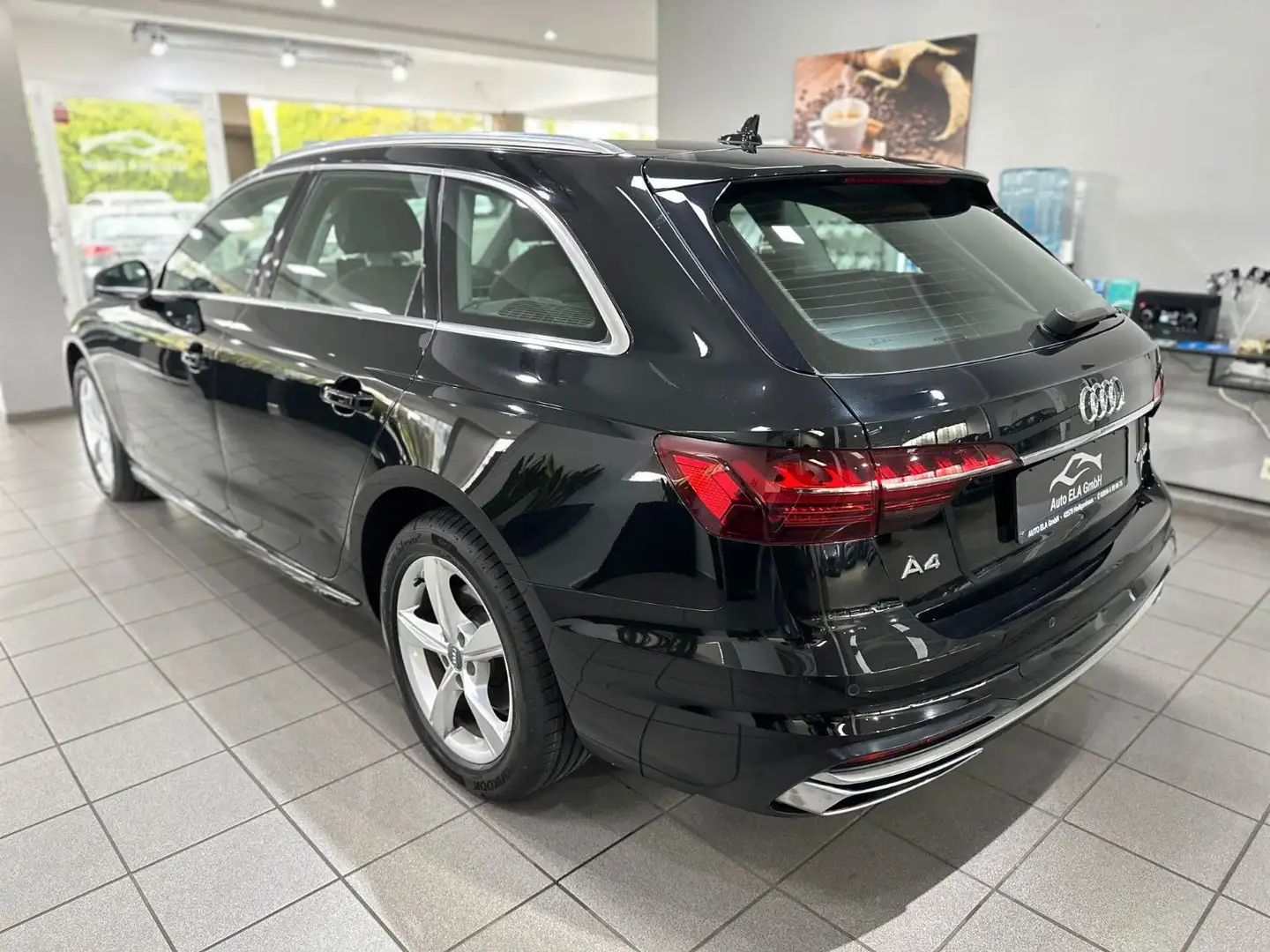 Audi A4 Avant 40 TDI Navigation|Massage|PDC Schwarz - 2