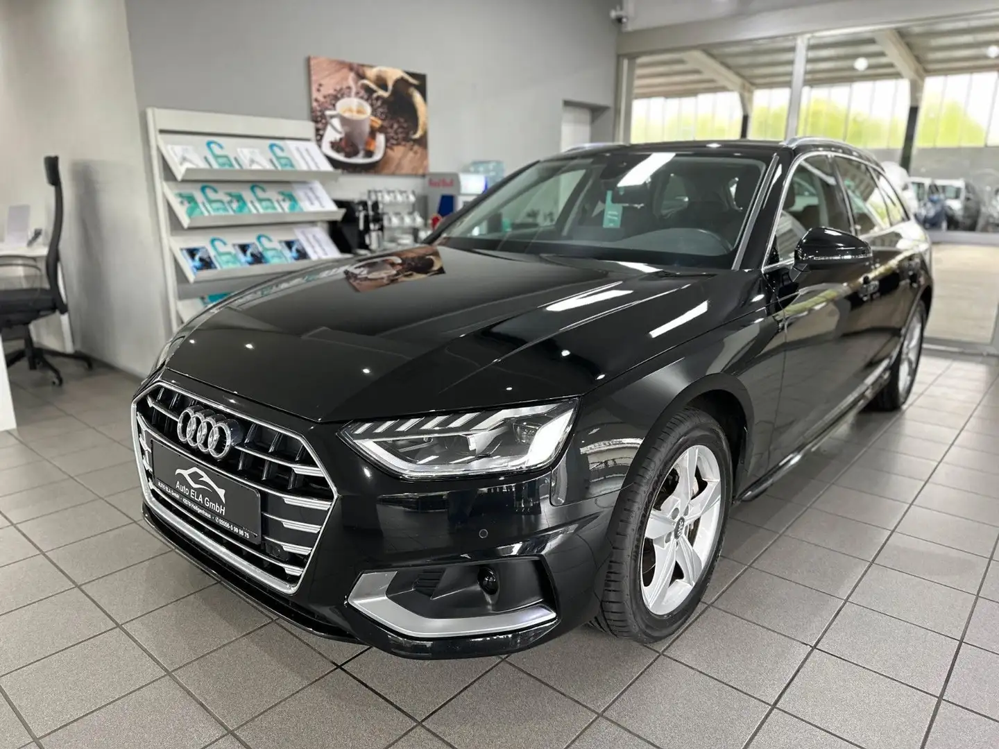 Audi A4 Avant 40 TDI Navigation|Massage|PDC Schwarz - 1