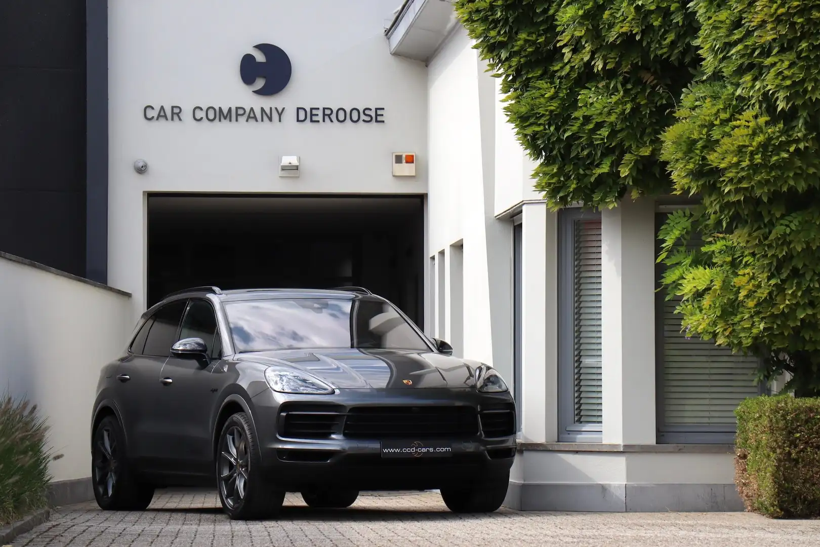 Porsche Cayenne E-Hybrid - NP: € 147.835 !! BURMESTER / PDCC !! Grau - 1