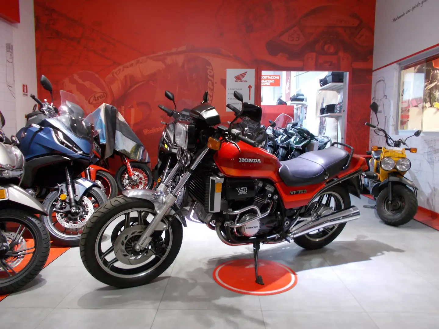 Honda VF 750 S - iscritta ASI Červená - 1