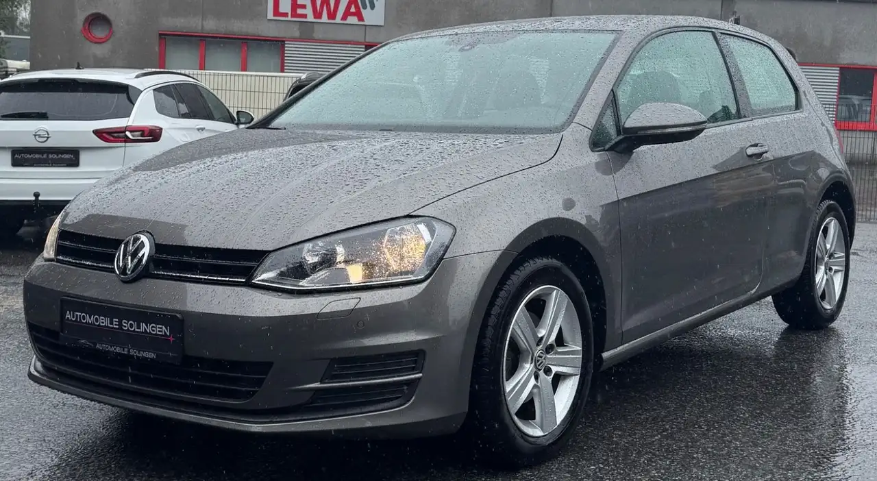 Volkswagen Golf VII 1.2 TSI Comfortline NAV+SHZ+PDC+ALLW+BT — photo 1 of 19