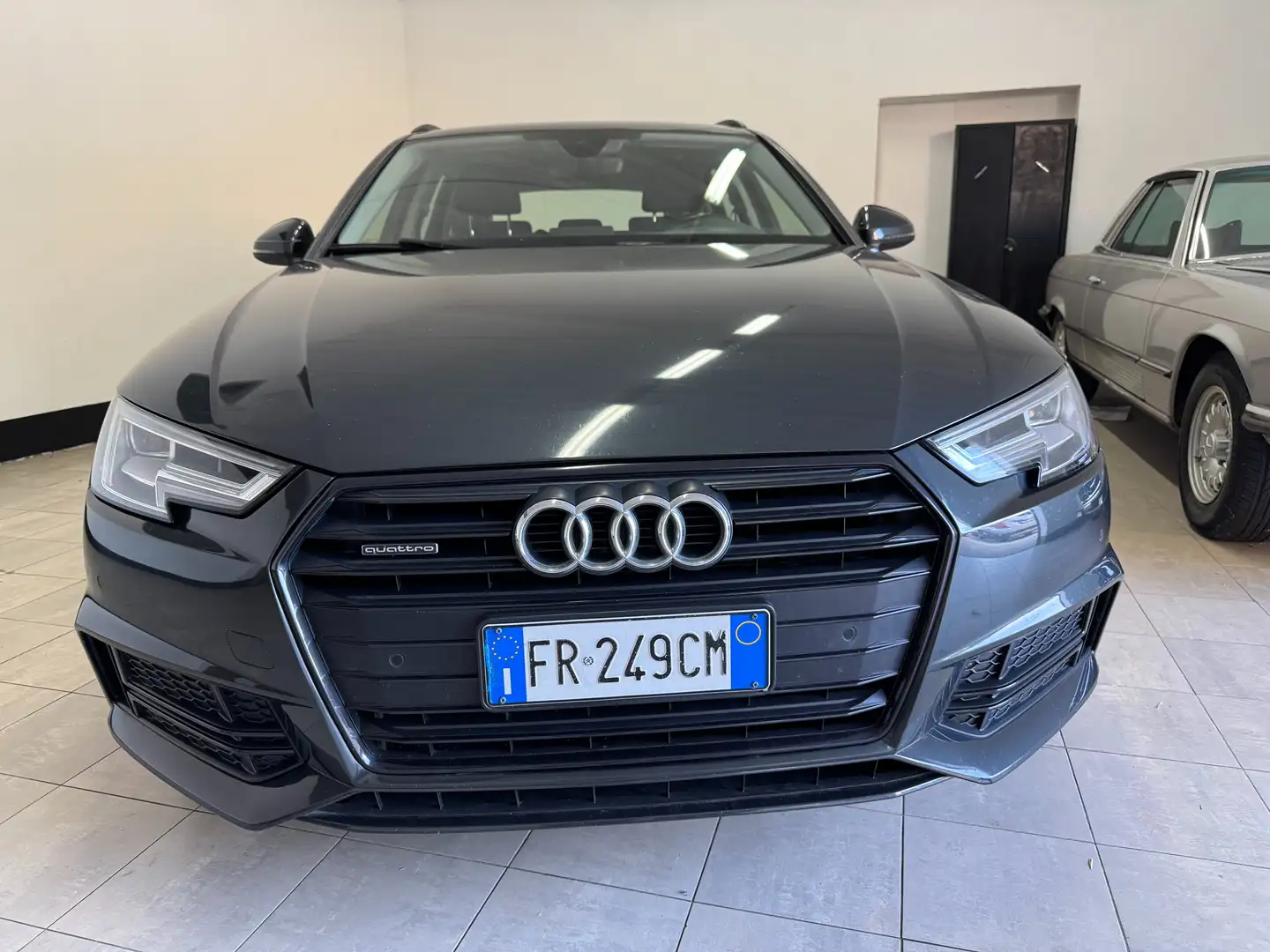 Audi A4 A4 V 2016 Avant Avant 2.0 tdi S-LINE 190cv Grigio - 1