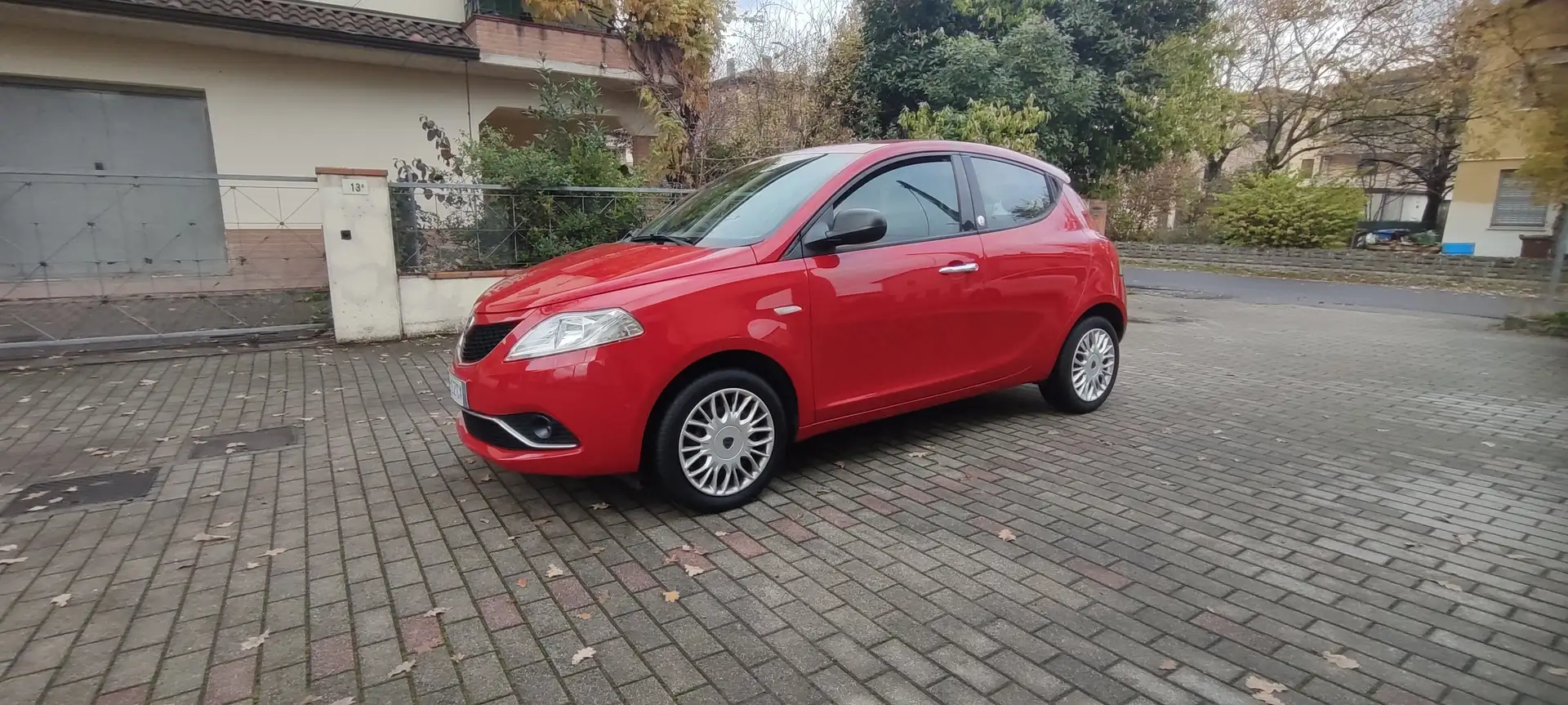 Lancia Ypsilon Ypsilon III 2015 1.2 Silver ecochic Gpl 69cv Rosso - 1