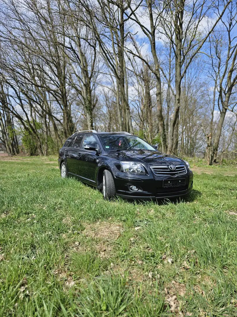 Toyota Avensis 2.2 D-CAT Combi Executive - 1