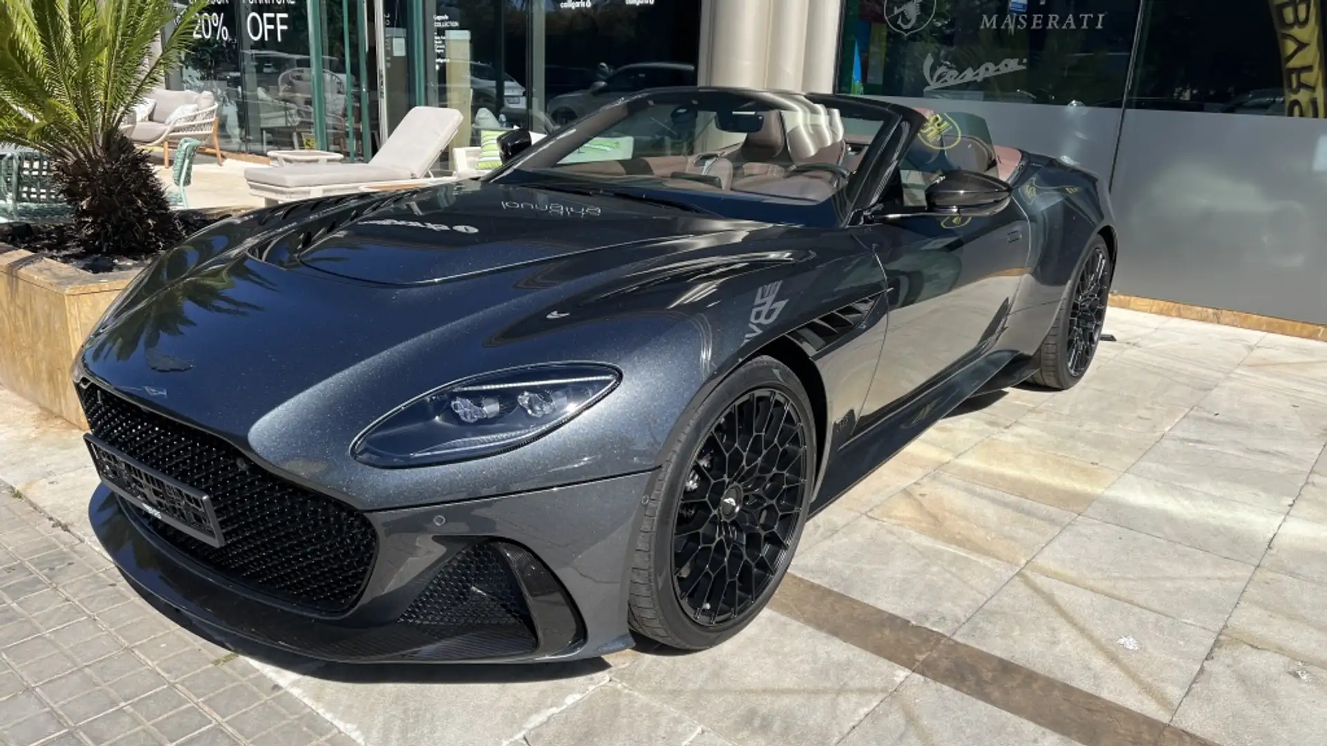 Aston Martin DBS 770 Ultimate Gris - 1