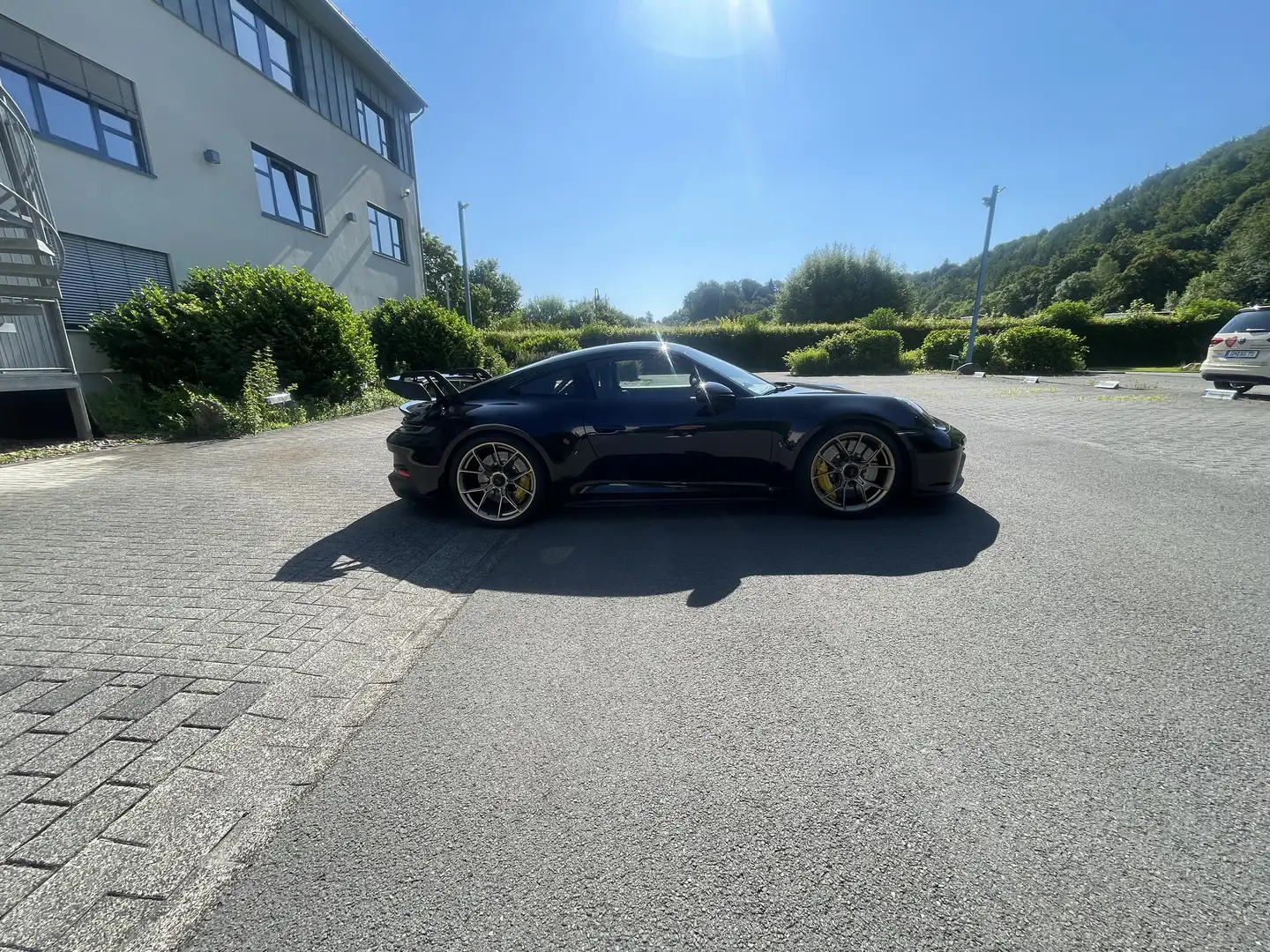 Porsche 992 GT3 *PCCB* unfallfrei, Neuzustand, Carbon Schwarz - 1