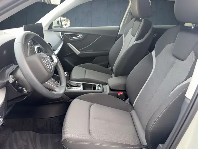 Audi Q2 view 9