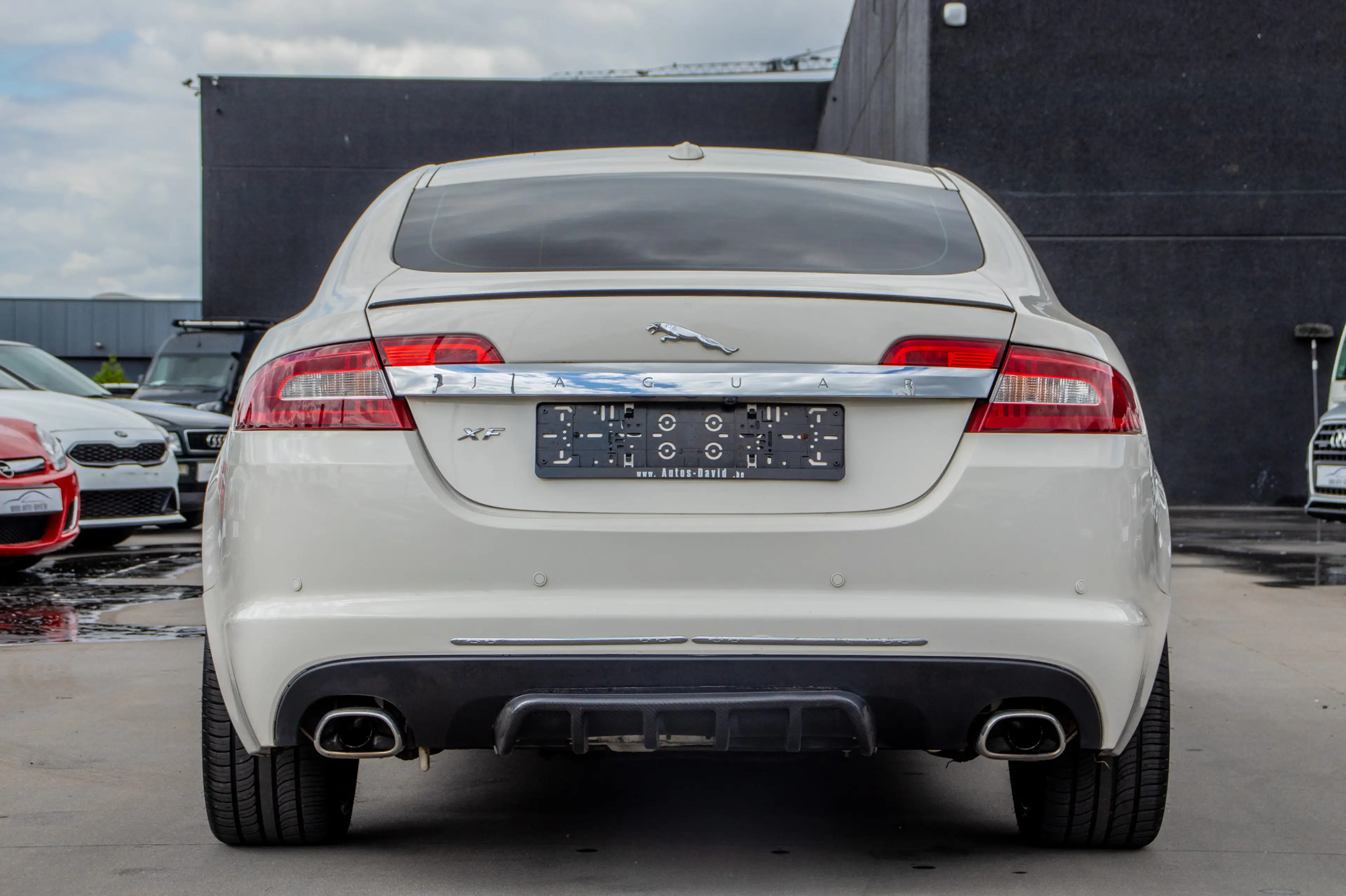Jaguar XF 2.7 V6 aut. / CAMERA / STUURWIELVERWARMING / LEDER / XENON / LICHT EN REGENSENSOR / 20” ! — photo 9