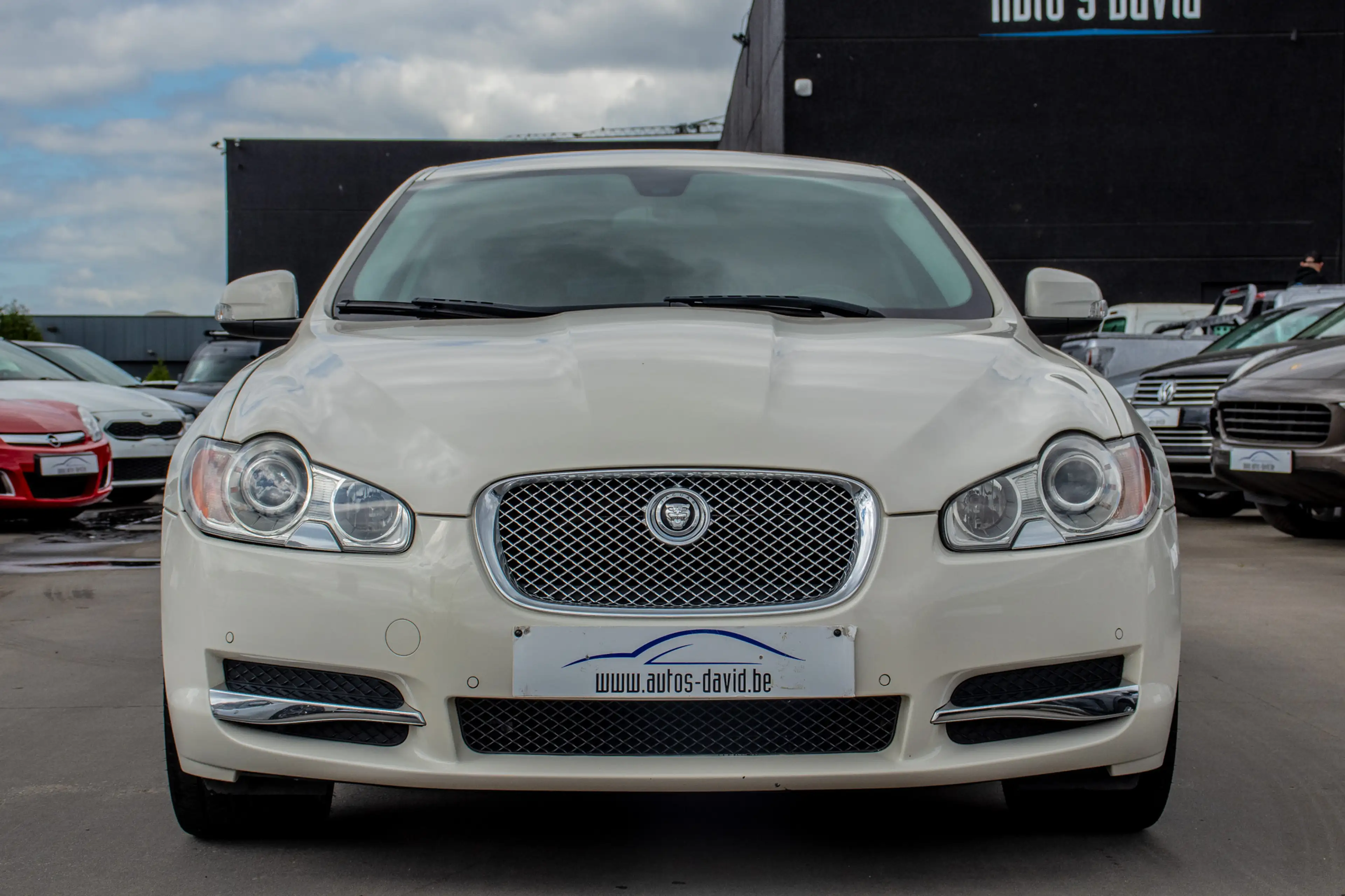 Jaguar XF 2.7 V6 aut. / CAMERA / STUURWIELVERWARMING / LEDER / XENON / LICHT EN REGENSENSOR / 20” ! — photo 5