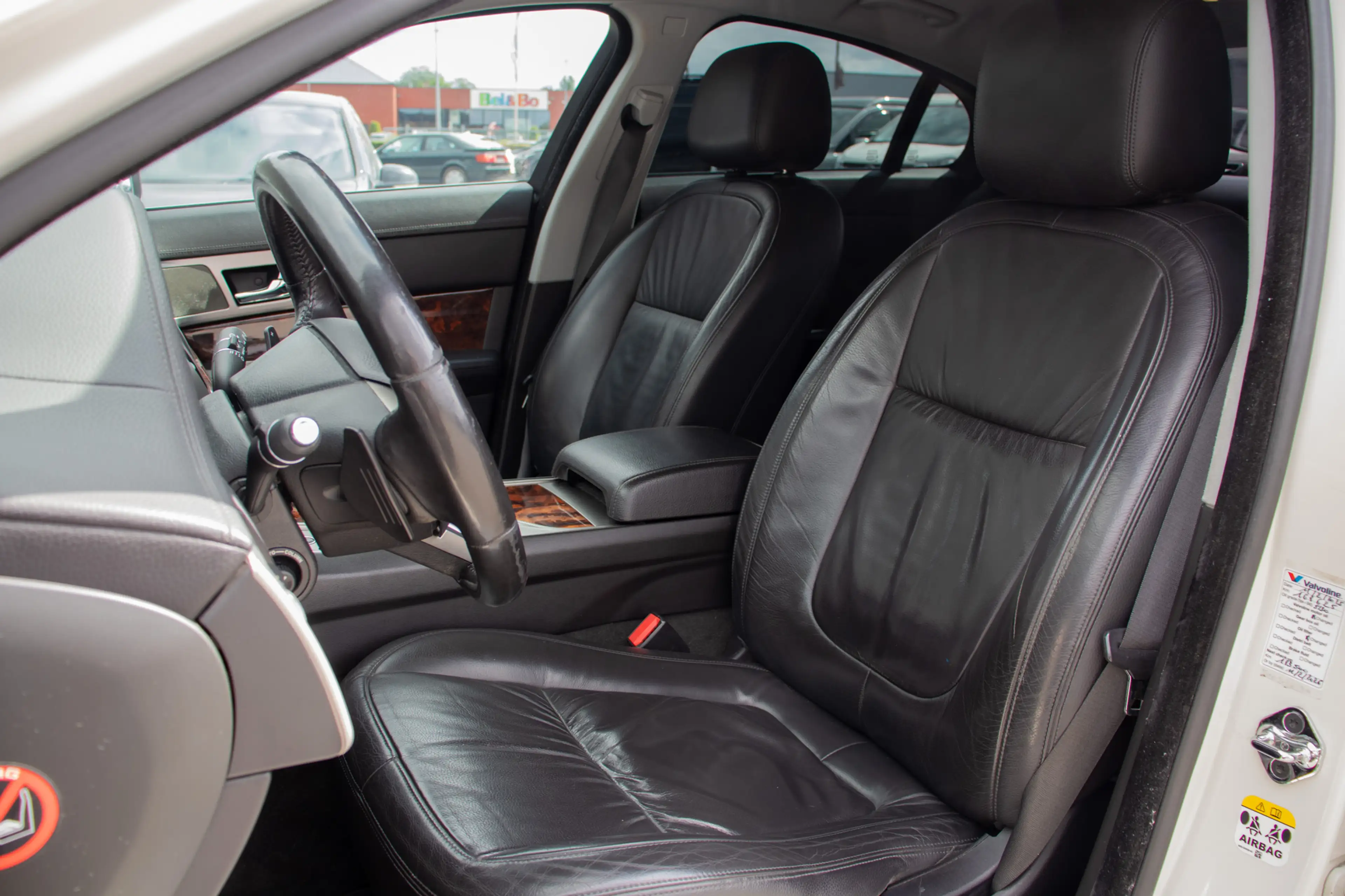 Jaguar XF 2.7 V6 aut. / CAMERA / STUURWIELVERWARMING / LEDER / XENON / LICHT EN REGENSENSOR / 20” ! — photo 13