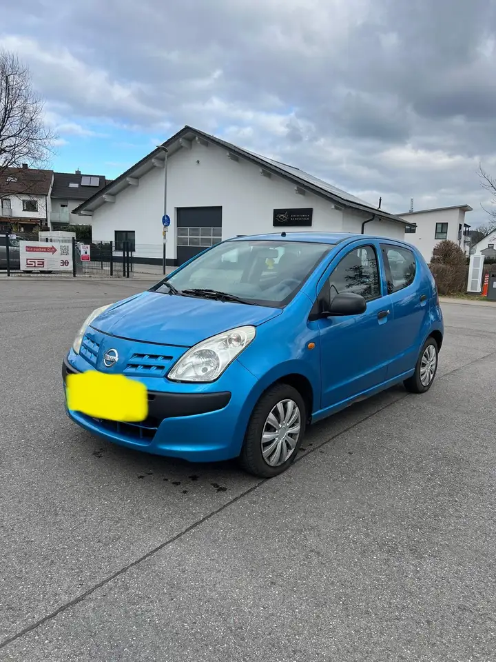 Nissan Pixo