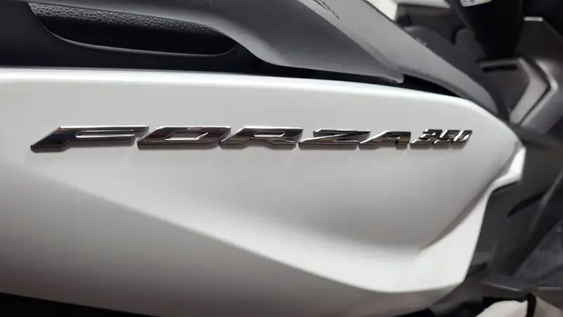 Honda Forza 350 - foto 6