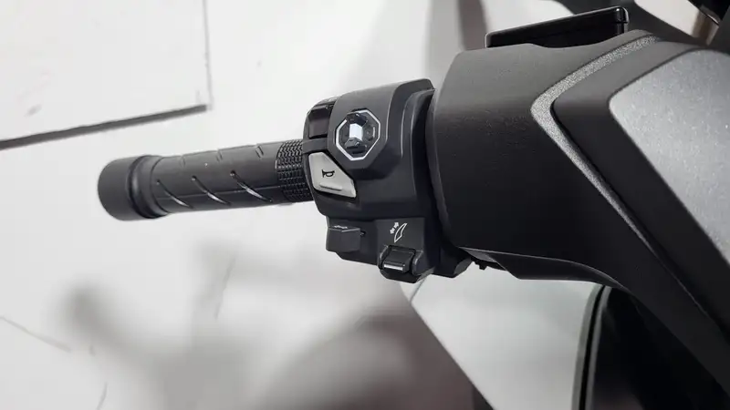 Honda Forza 350 - foto 4