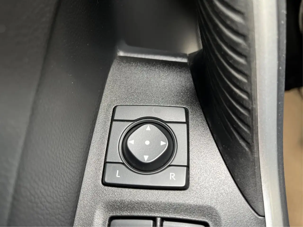 Toyota RAV 4 photo Toyota RAV 4
