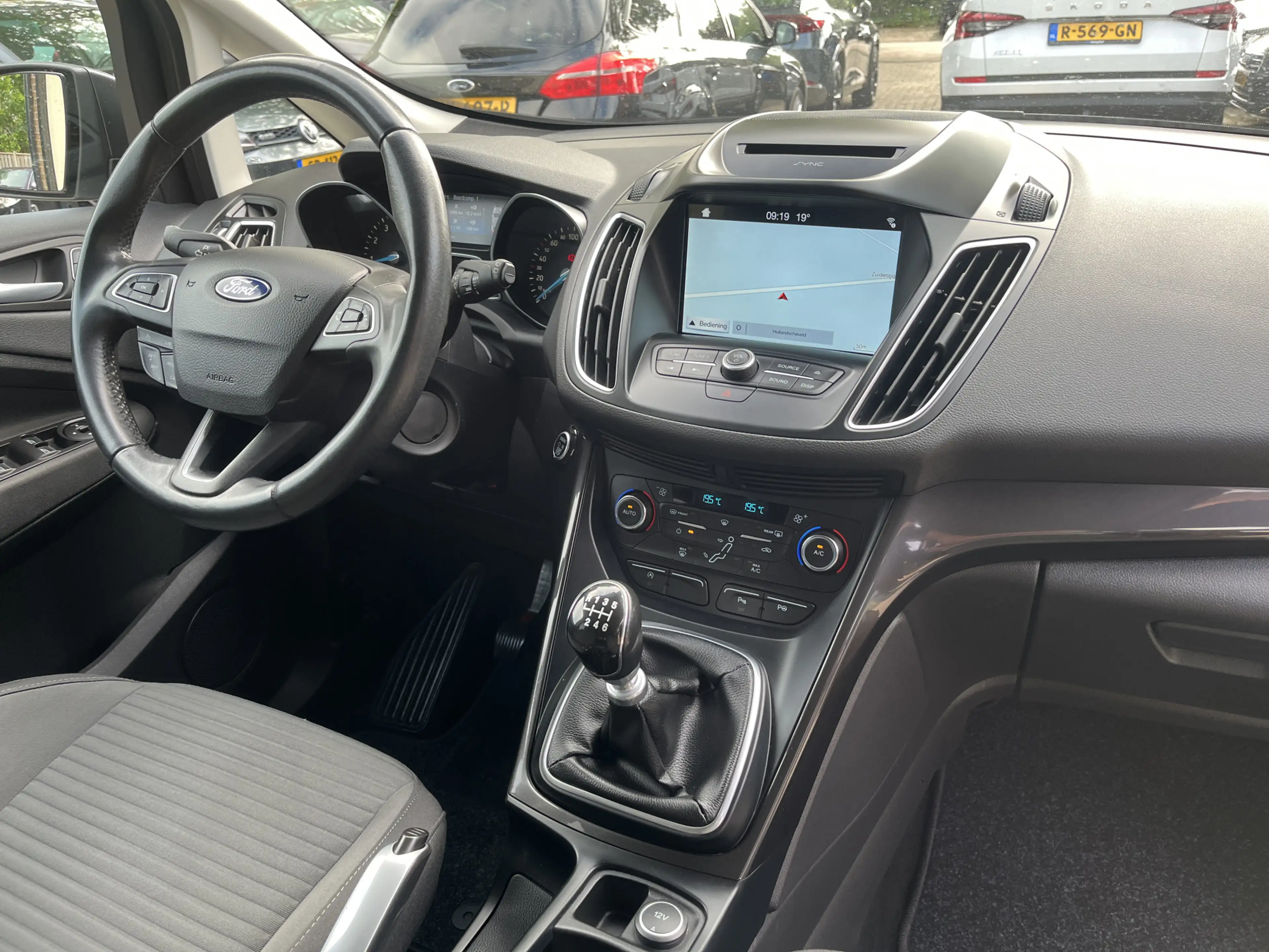 Ford Grand C-Max 1.5 Titanium 150 pk Navi Trekhaak 17" — photo 11