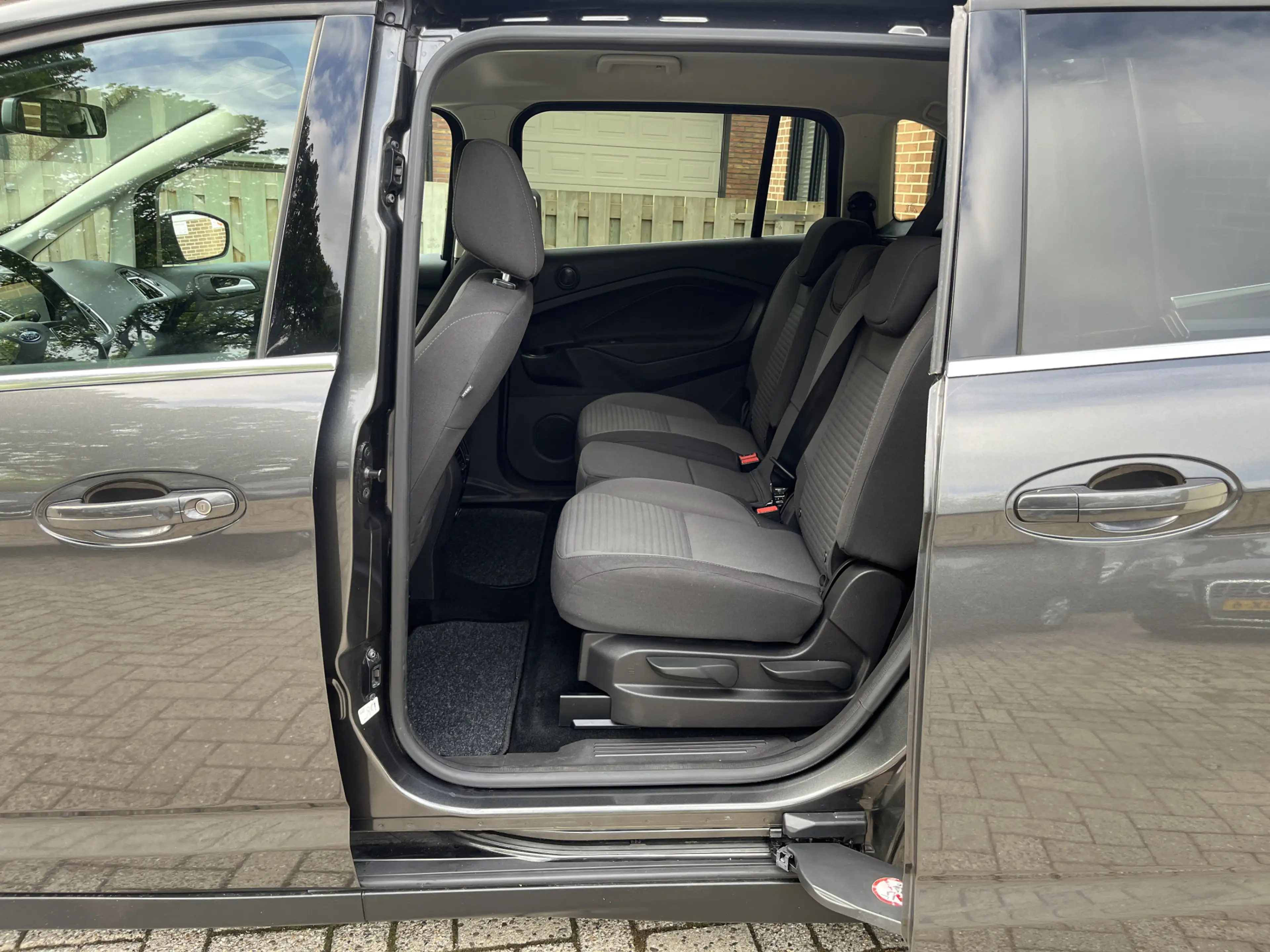 Ford Grand C-Max 1.5 Titanium 150 pk Navi Trekhaak 17" — photo 9