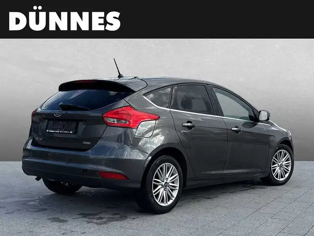Ford Focus view 2