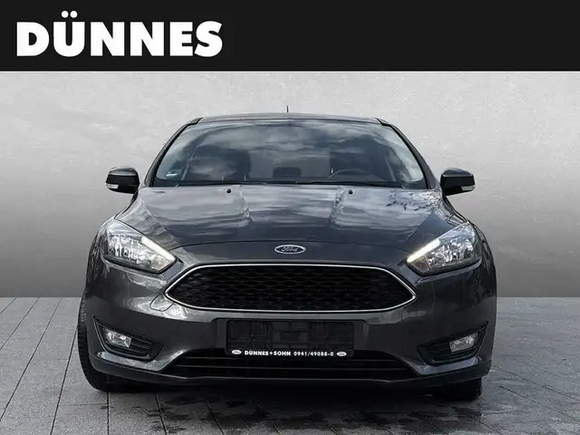 Ford Focus view 8