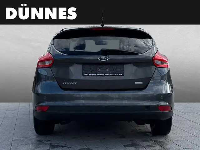 Ford Focus view 7