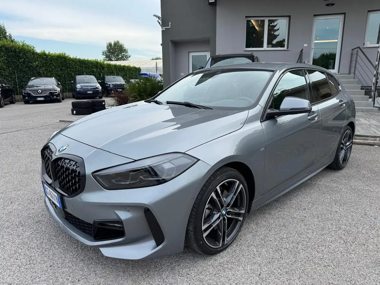 BMW 118 118d 5p. Msport Grey - 1