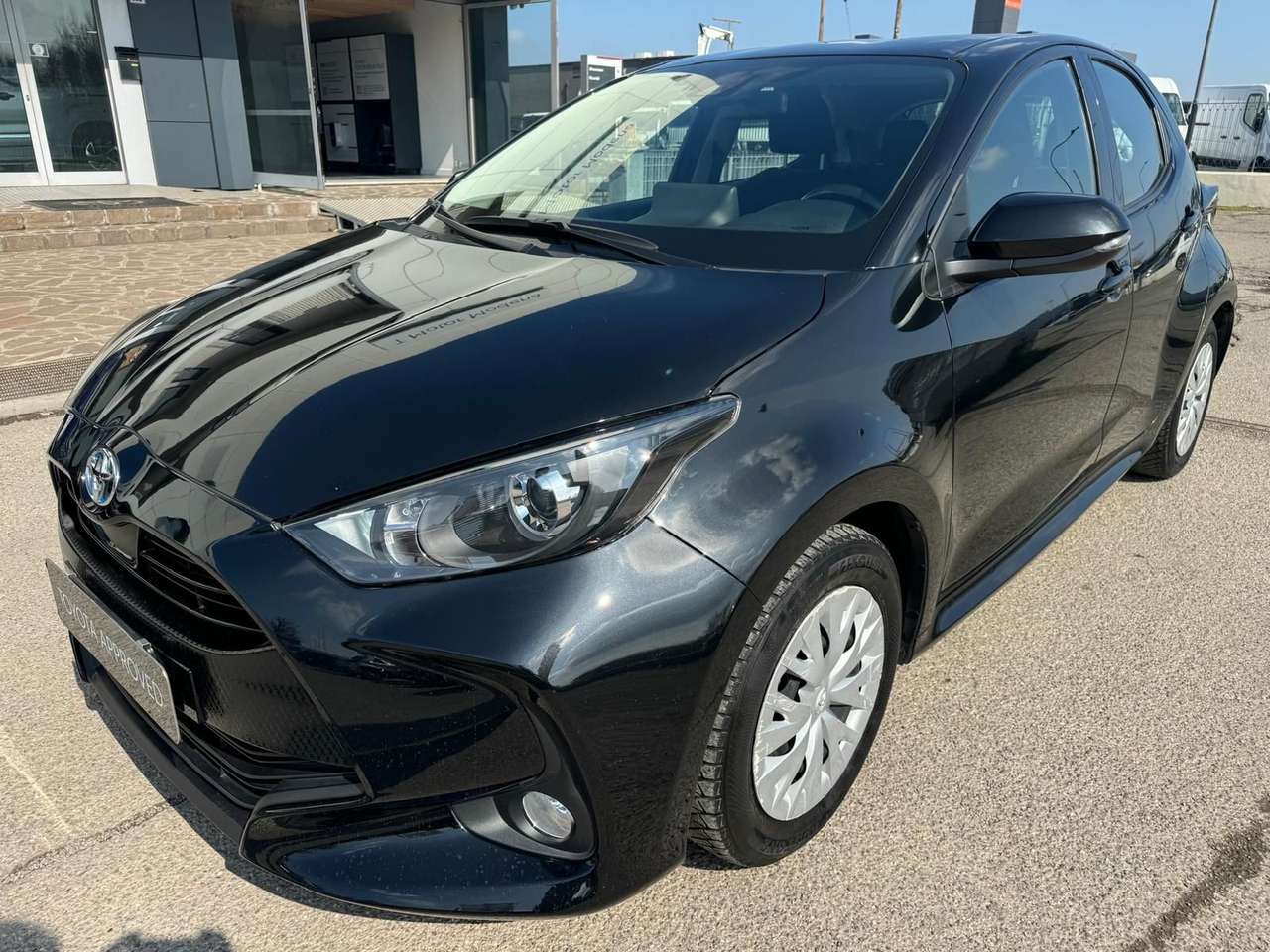 Toyota Yaris Hybrid Active MY22