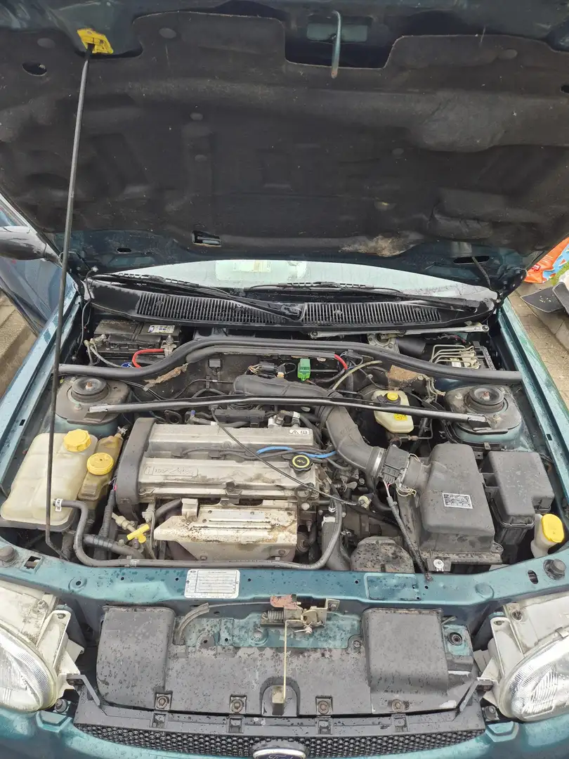 Ford Escort 16V Ghia Edition Zelená - 2