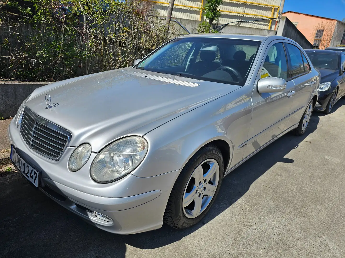 Mercedes-Benz E 200 E 200 Kompressor (211.042) Grau - 1