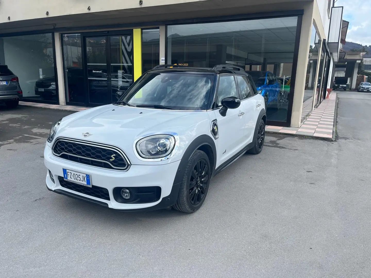 MINI Cooper SE Countryman Mini Countryman 1.5 Cooper SE all4 auto Bílá - 1